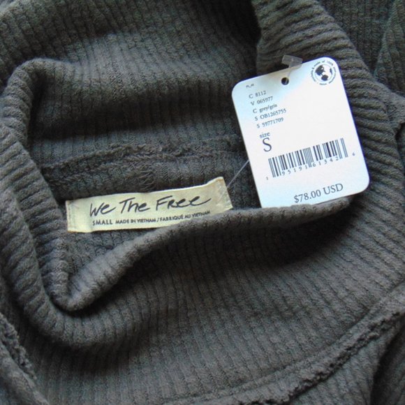 Free People NWT Charcoal Gray Ribbed Hi Lo Raw Hem Turtleneck Top Sm - Picture 10 of 10